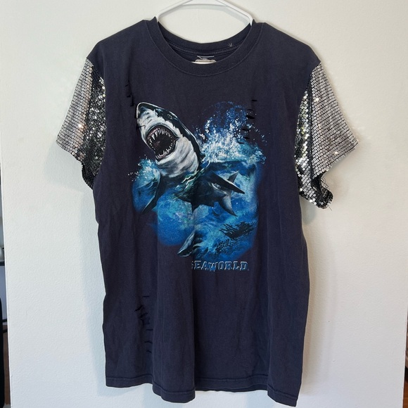 VINTAGE TEE WITH SEQUIN SLEEVES - Picture 2 of 3